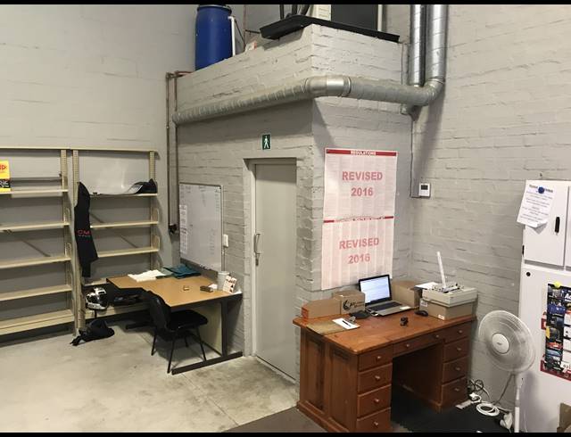302M² WAREHOUSE TO LET IN STIKLAND INDUSTRIAL